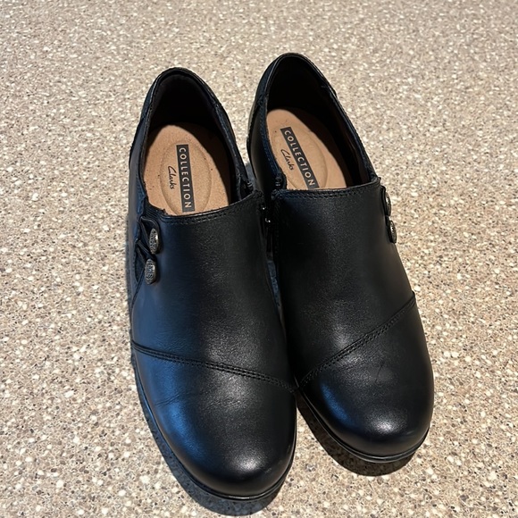 Women’s CLARKS Size 7.5 - Picture 2 of 5